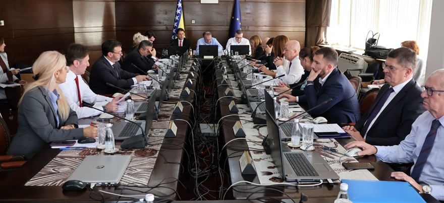 VLADA FBiH: Utvrđene uredbe o refundaciji i sufinansiranju doprinosa, te isplati neoprezive mjesečne pomoći 