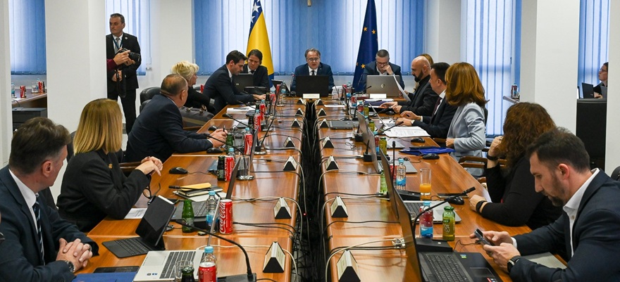 Na Vladi FBiH prezentiran Prijedlog zakona o fiskalizaciji transakcija u FBiH, utvrđen Zakon o posredovanju u zapošljavanju i socijalnoj sigurnosti nezaposlenih osoba, te izmjene i dopune Zakona o zapošljavanju stranaca