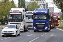  Masovno vraćanje vozača sa granica EU: Prevoznici traže hitno rješenje 