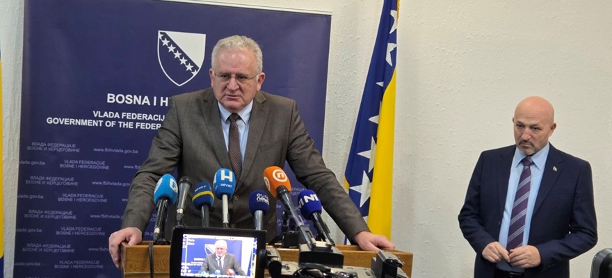 Poslodavci i u ovoj godini mogu radnicima neoporezivo isplatiti do 300 KM mjesečno