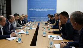 Vlada FBiH s predstavnicima Željeznica i Terminala FBiH: Konsultacije o snabdijevanju naftom